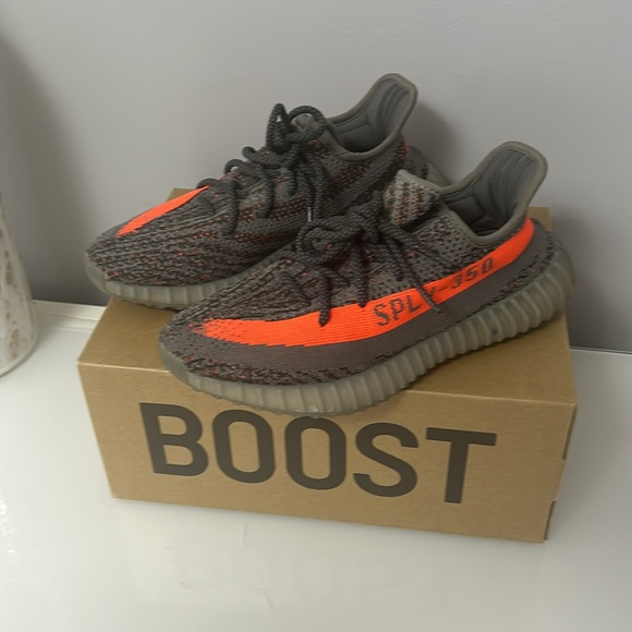 Yeezy 350 V2 - Picture 4 of 5